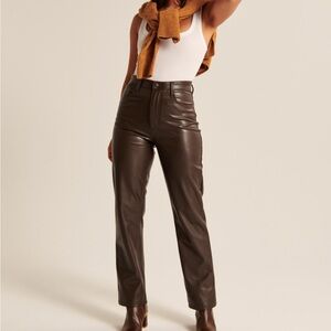 Abercrombie Curve Love Vegan Leather 90s Straight Pant